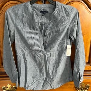 NWT gap shirt